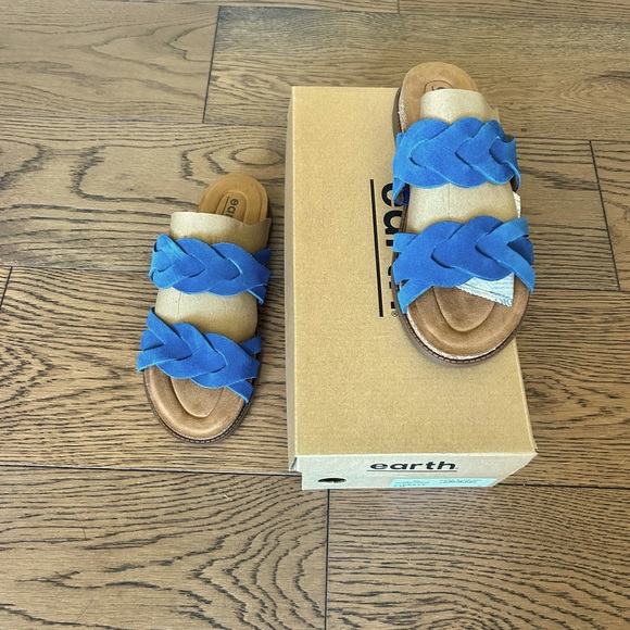 NEW IN BOX! Earth Woman's Desty Round Toe Woven Casual Slip-on Blue Sandals Sz 7 - Picture 3 of 13